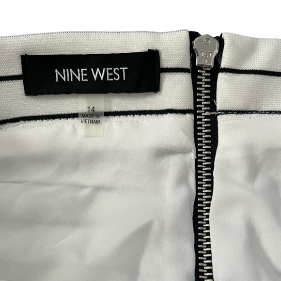 Nwt Macy’s Nine West Film Noir Stretch Pencil Skirt in Black and Ivory Stripe 14 - Picture 4 of 7